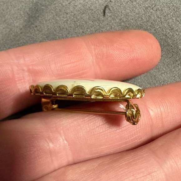 Vintage Lady Brass Band pin - Picture 2 of 4